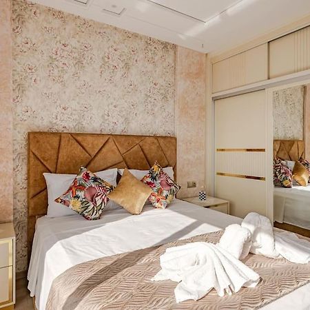 Royale Duplexe Pleine Centre Tanger Apartment Bagian luar foto