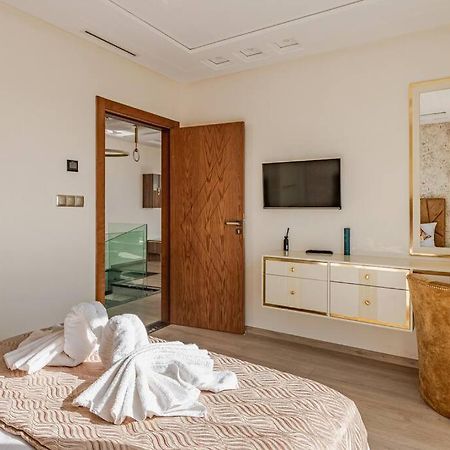Royale Duplexe Pleine Centre Tanger Apartment Bagian luar foto