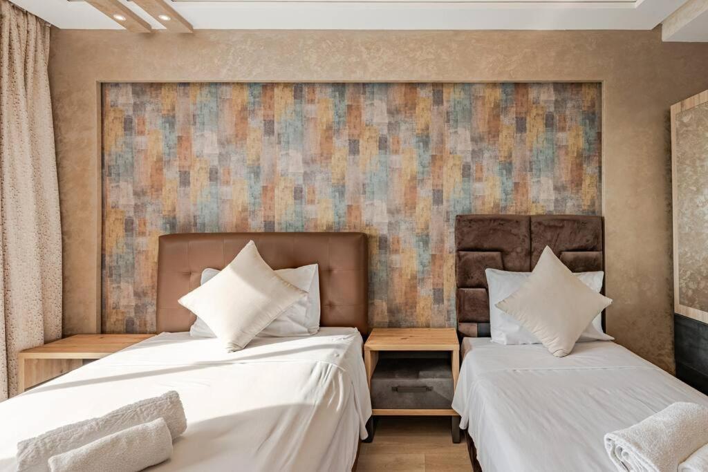 Royale Duplexe Pleine Centre Tanger Apartment Bagian luar foto