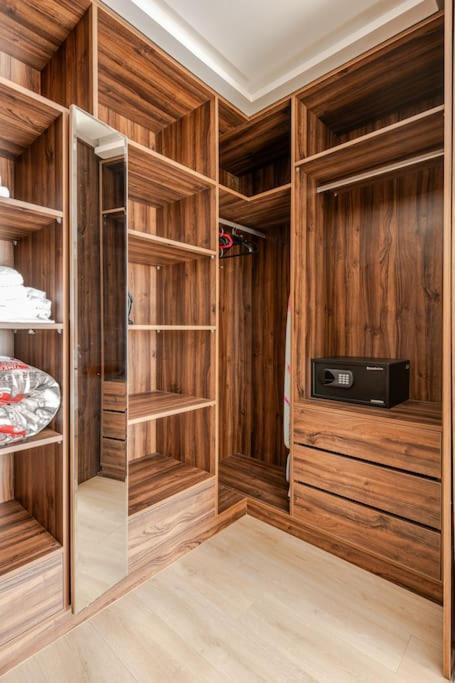 Royale Duplexe Pleine Centre Tanger Apartment Bagian luar foto