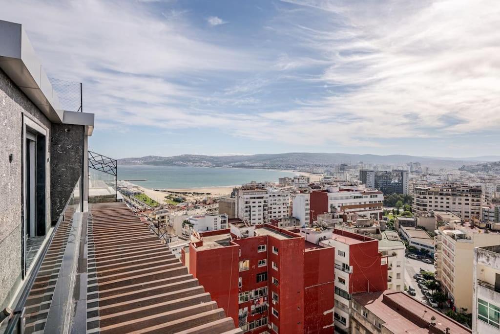 Royale Duplexe Pleine Centre Tanger Apartment Bagian luar foto
