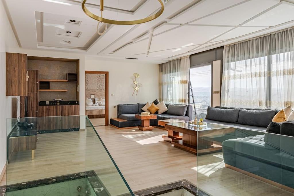 Royale Duplexe Pleine Centre Tanger Apartment Bagian luar foto