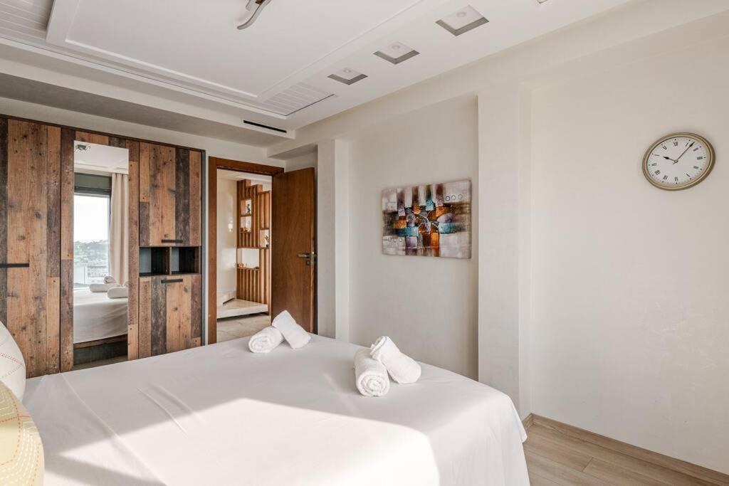 Royale Duplexe Pleine Centre Tanger Apartment Bagian luar foto