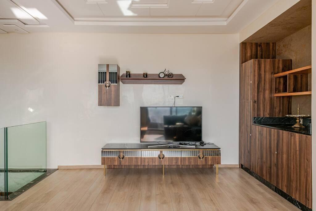 Royale Duplexe Pleine Centre Tanger Apartment Bagian luar foto