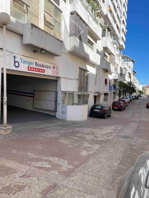 Royale Duplexe Pleine Centre Tanger Apartment Bagian luar foto